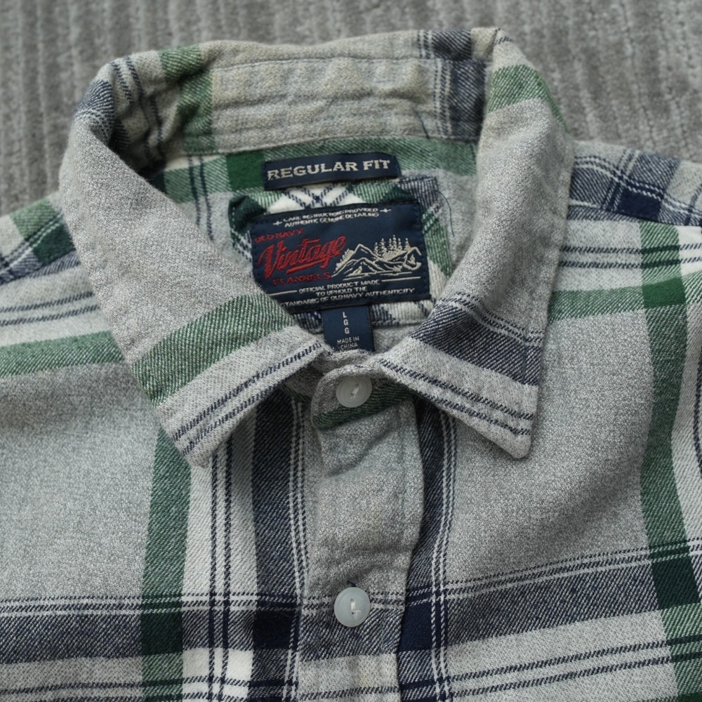 Old Navy Vintage Flannel Men Gray Green Plaid Soft Long Sleeve Button Up Large - Picture 9 of 11